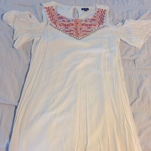 Cute white dress with off the shoulder sleeve